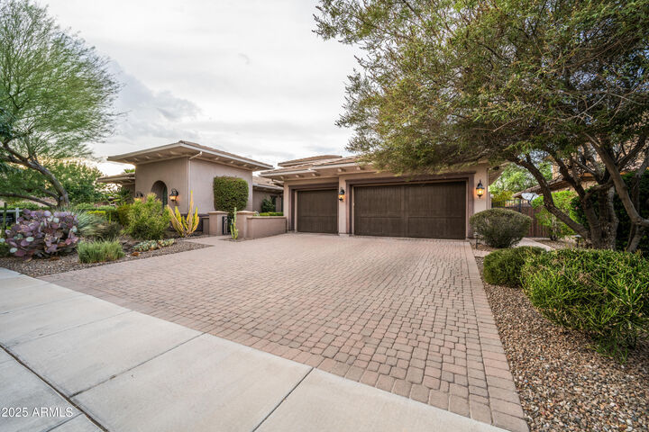 Property Photo: 350 W Yellowstone Way AZ 85248