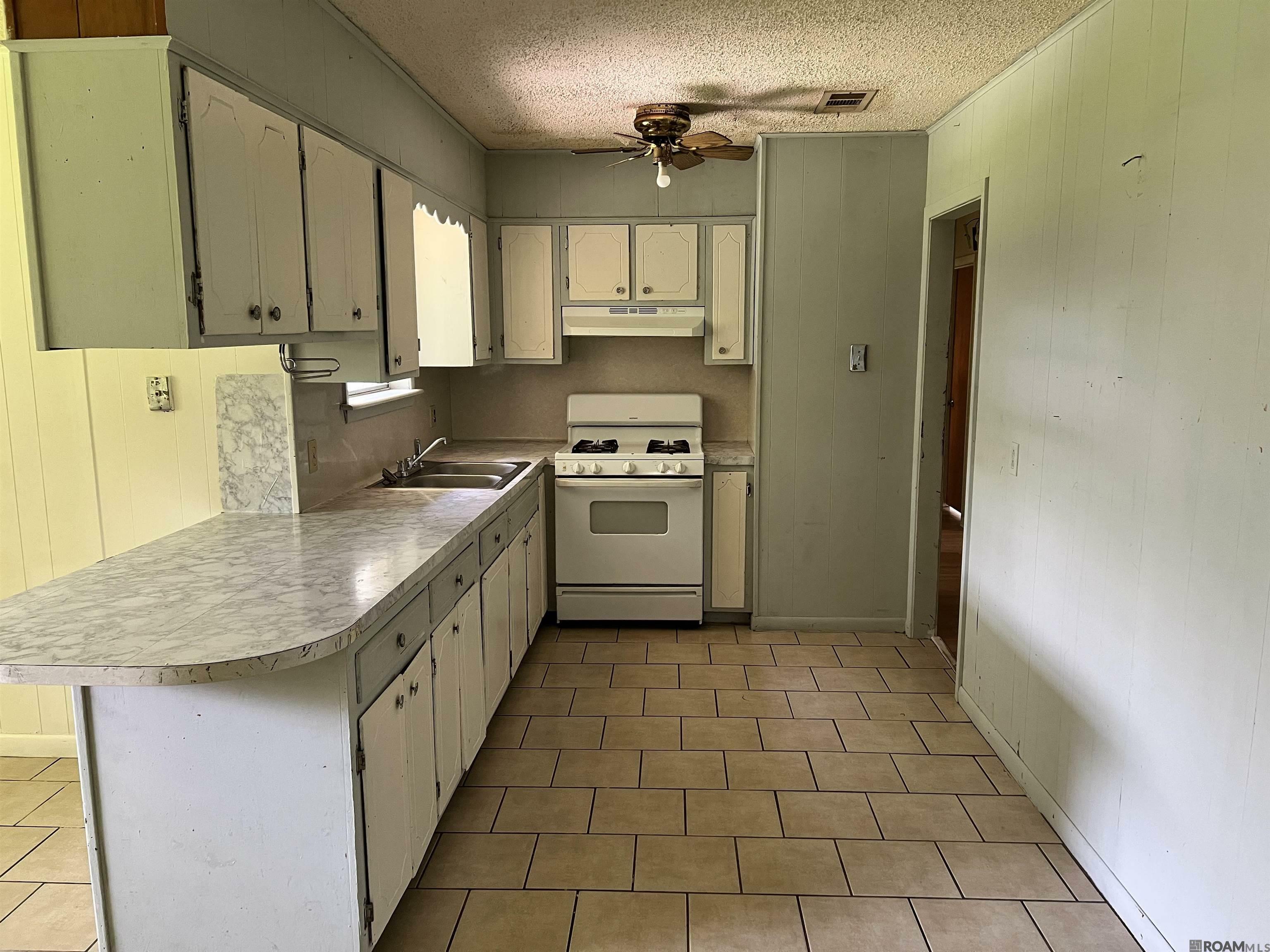 Property Photo:  1356 Balsam Ave  LA 70807 