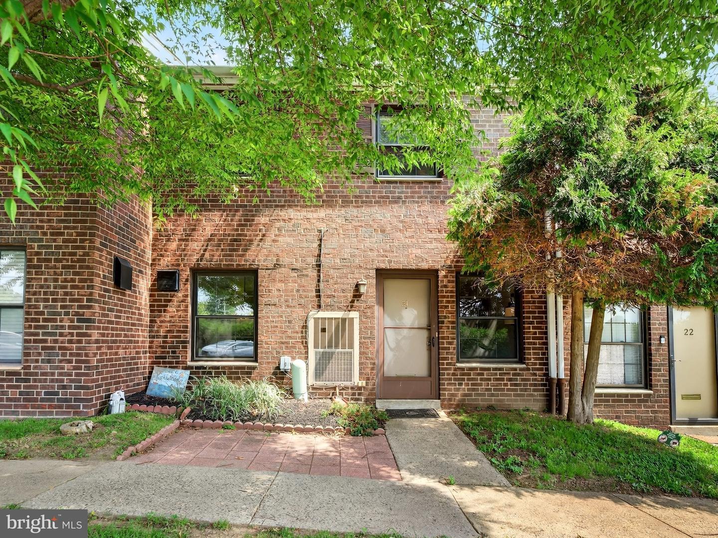 7015 Ridge Avenue 21  Philadelphia PA 19128 photo