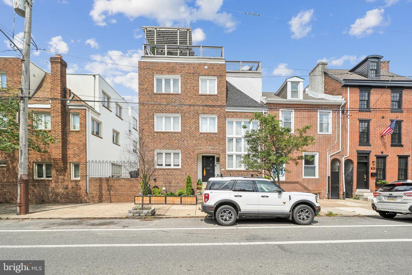 Property Photo:  814 S Front Street  PA 19147 