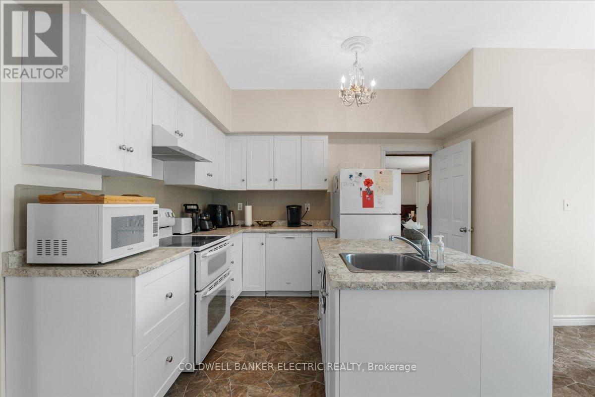 Property Photo: 79 Doxsee Avenue North ON K0L 1L0