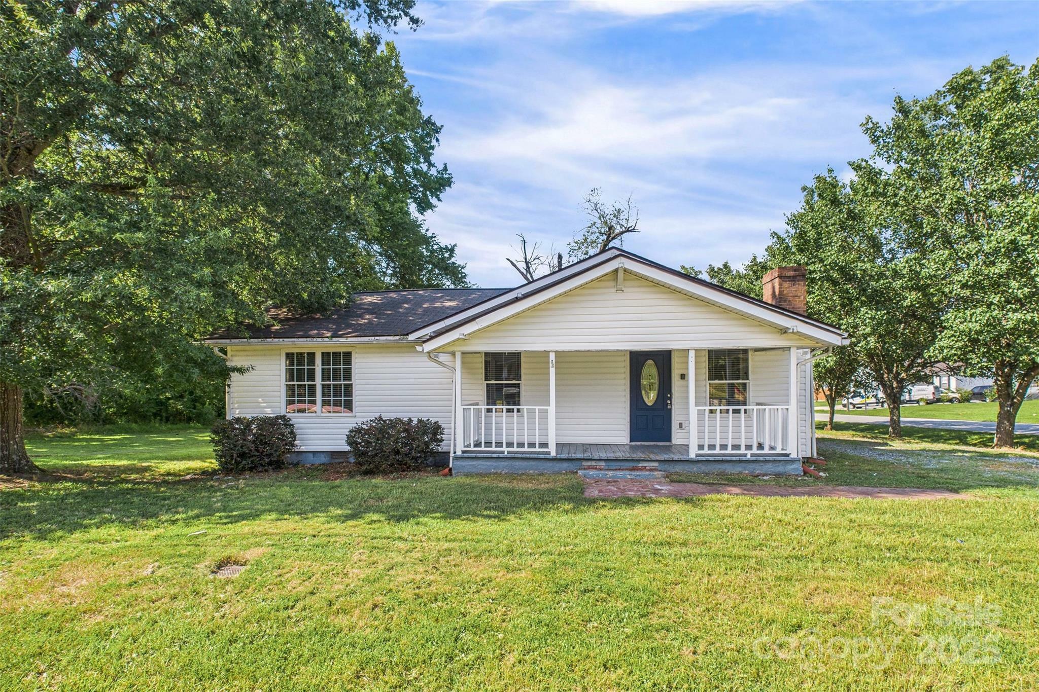 Property Photo: 1038 Johnsontown Road NC 27360