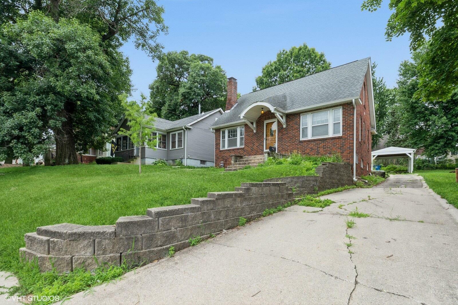 Property Photo:  4118 11th Street  IA 50313 