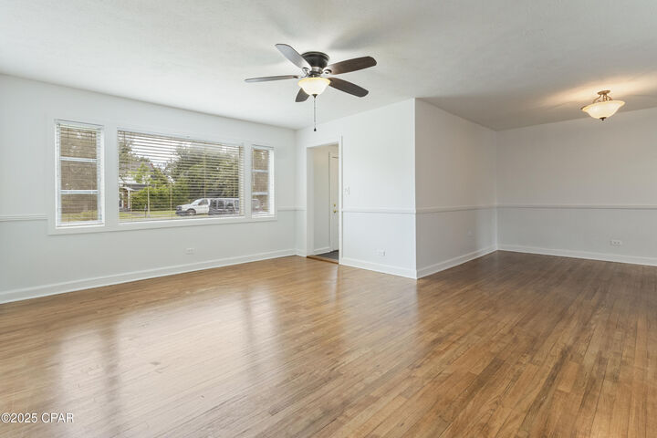 Property Photo: 210 N Cove Boulevard FL 32401