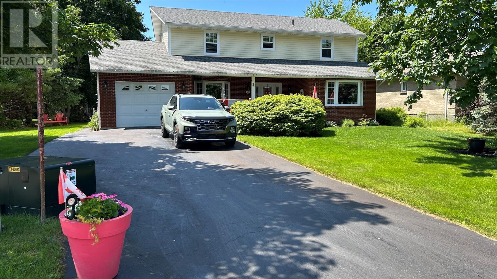 Property Photo:  8 Keating Place  NL A2N 3R6 