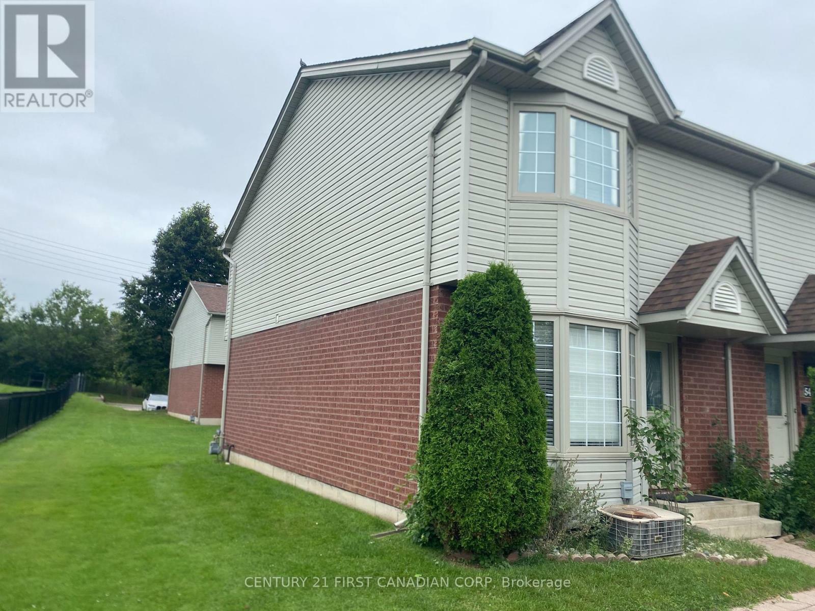 Property Photo:  50 Chapman Court 53  ON N6G 5E1 