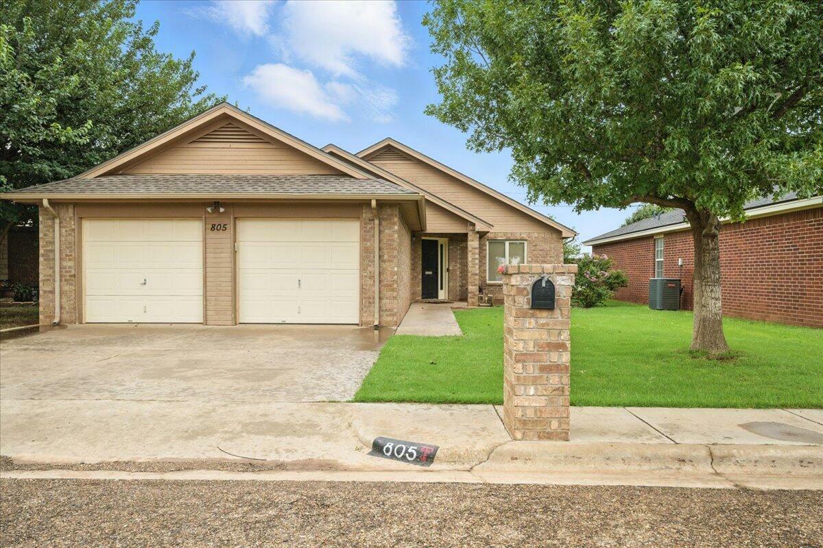 Property Photo: 805 S 23rd Street TX 79364