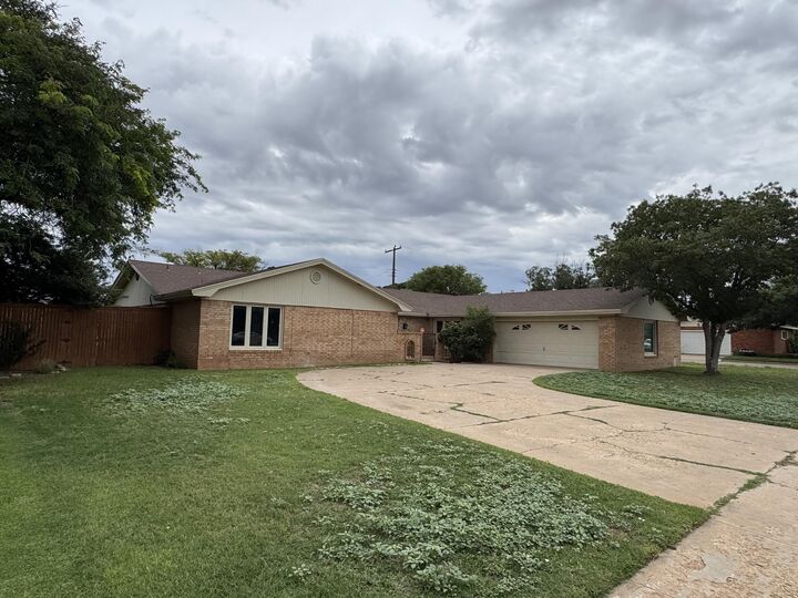 805 14th Street  Shallowater TX 79363 photo
