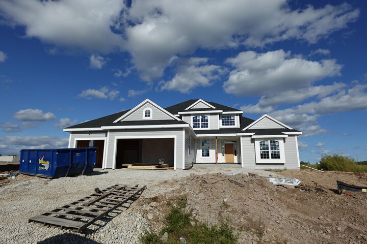 9866 N Cygnet Ct  Mequon WI 53097 photo