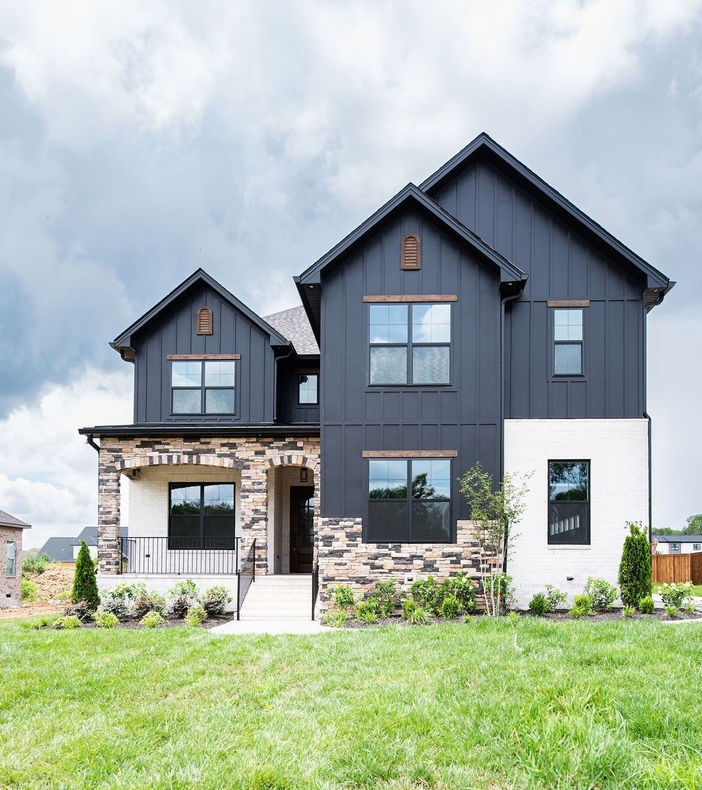Property Photo:  2923 Carisbrooke Dr  TN 37122 