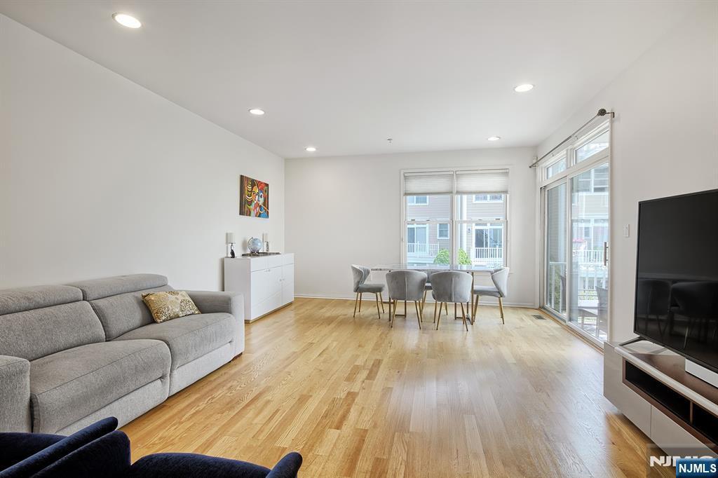 Property Photo:  474 Buffalo Court  NJ 07093 