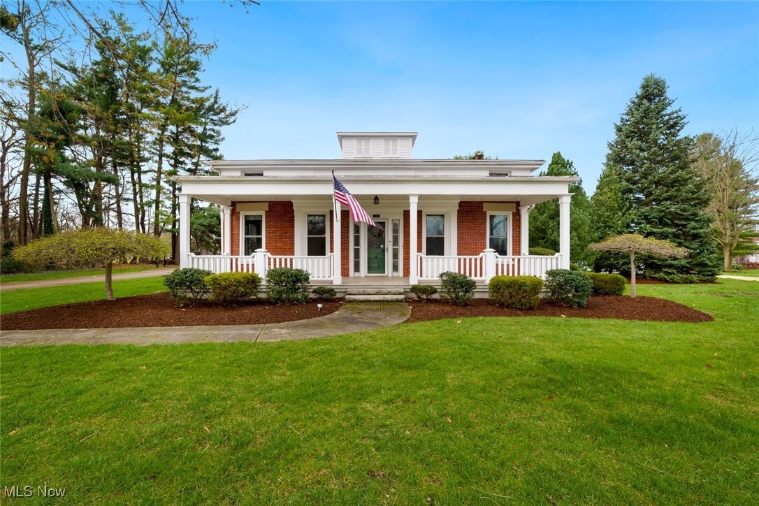 Property Photo:  