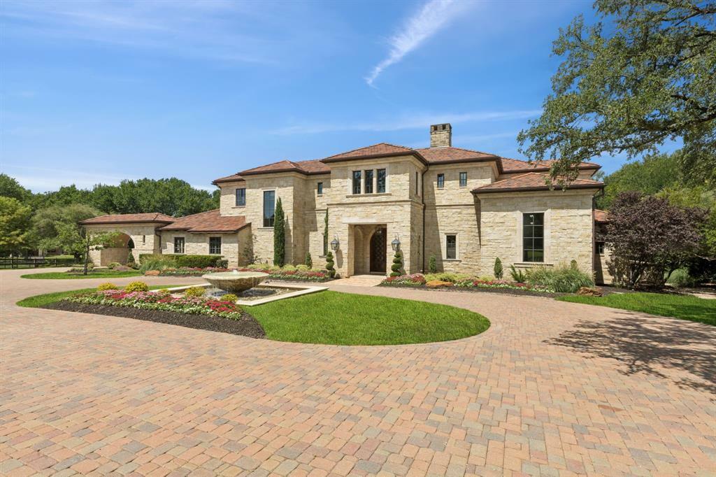 Photo de la propriété:  690 S Peytonville Avenue  TX 76092 