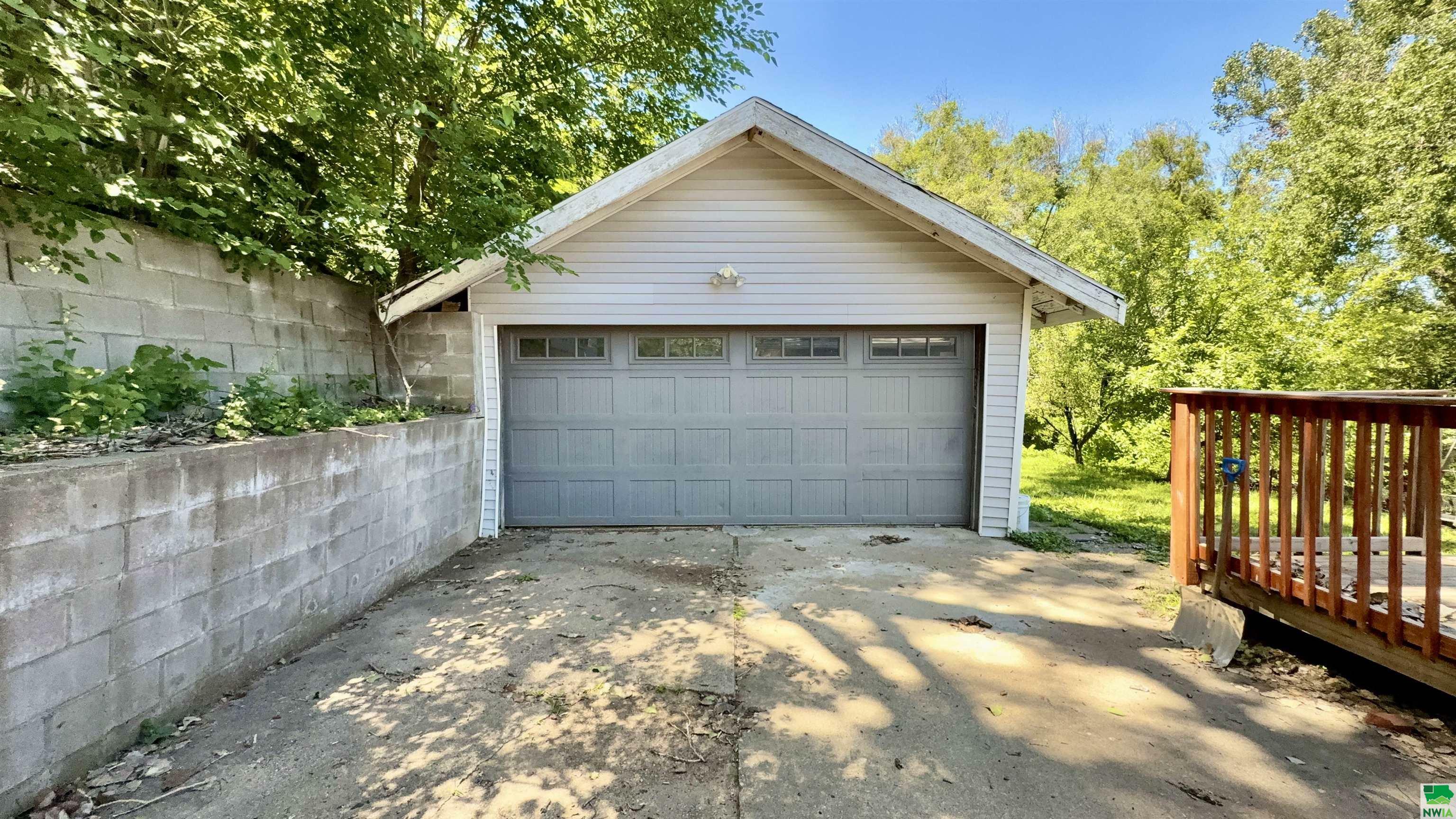 Property Photo: 3311 Virginia Street IA 51104
