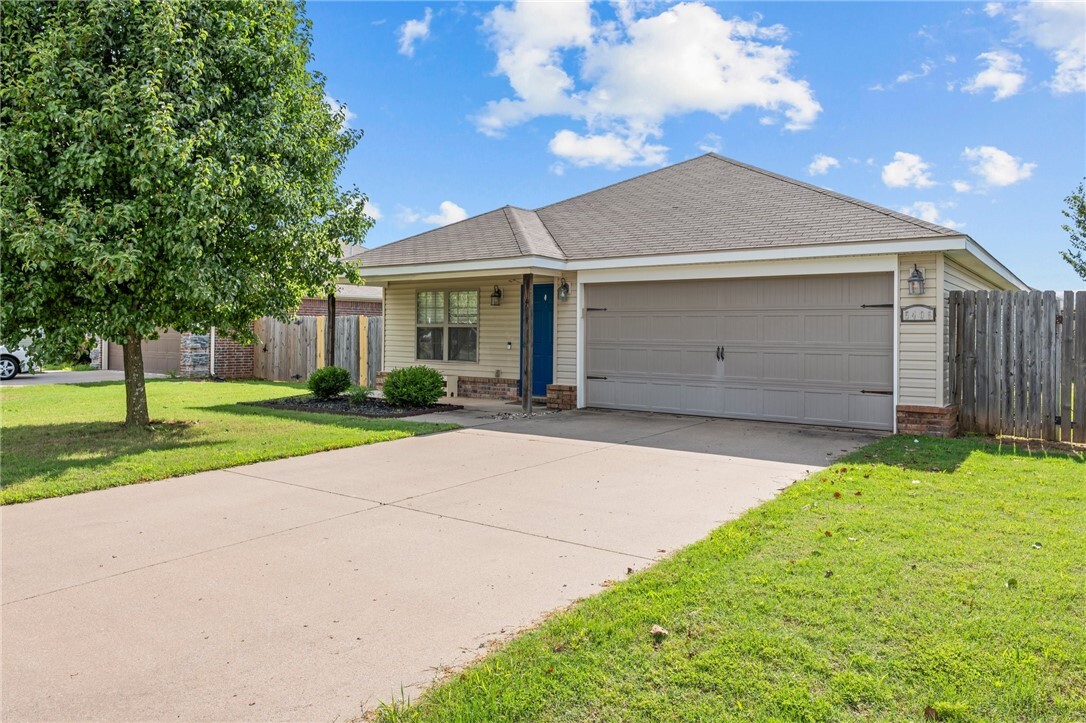 Property Photo: 5406 SW Cherry Creek Road AR 72713