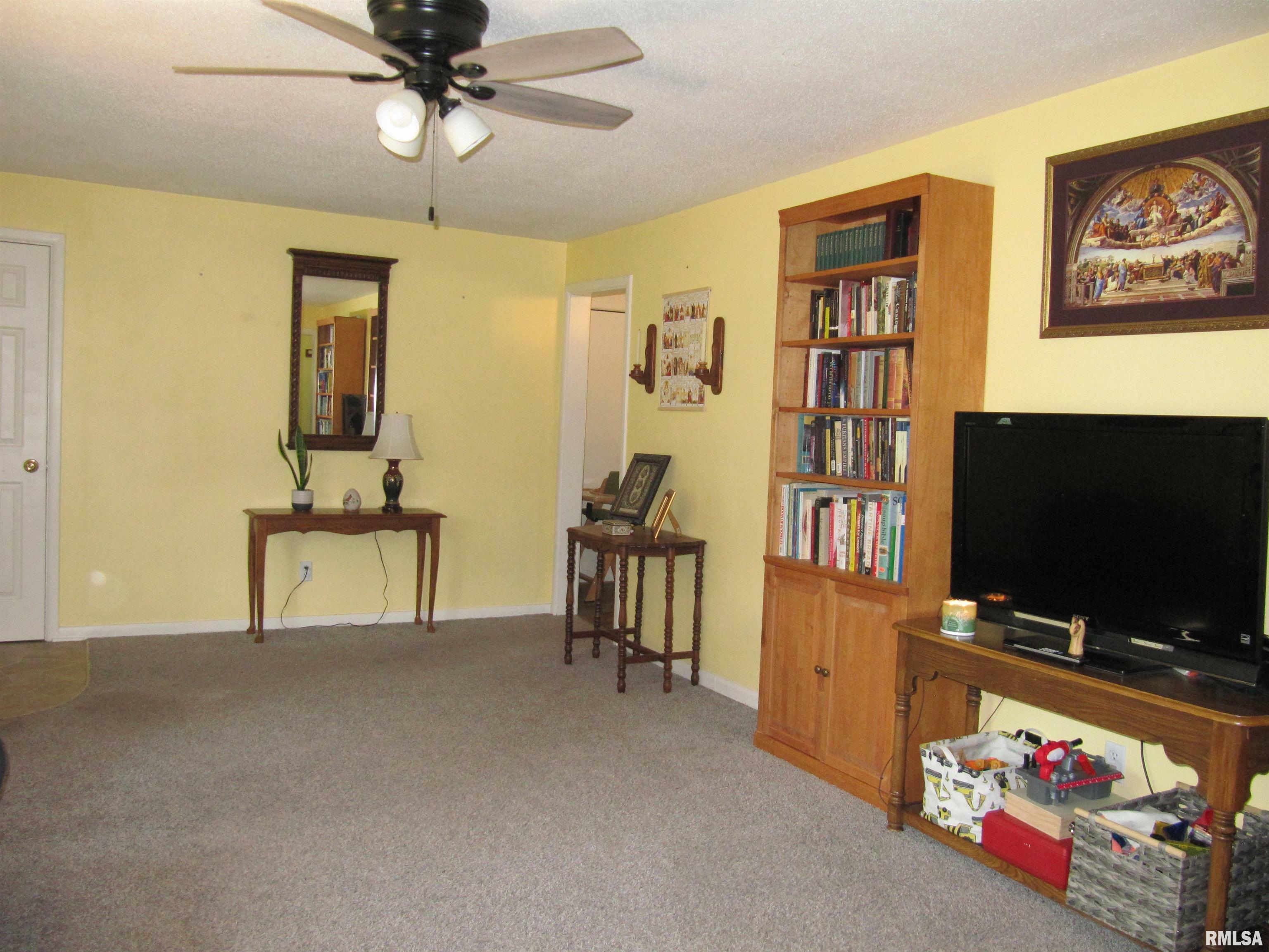 Property Photo:  204 Sherwood Park Road  IL 61571 