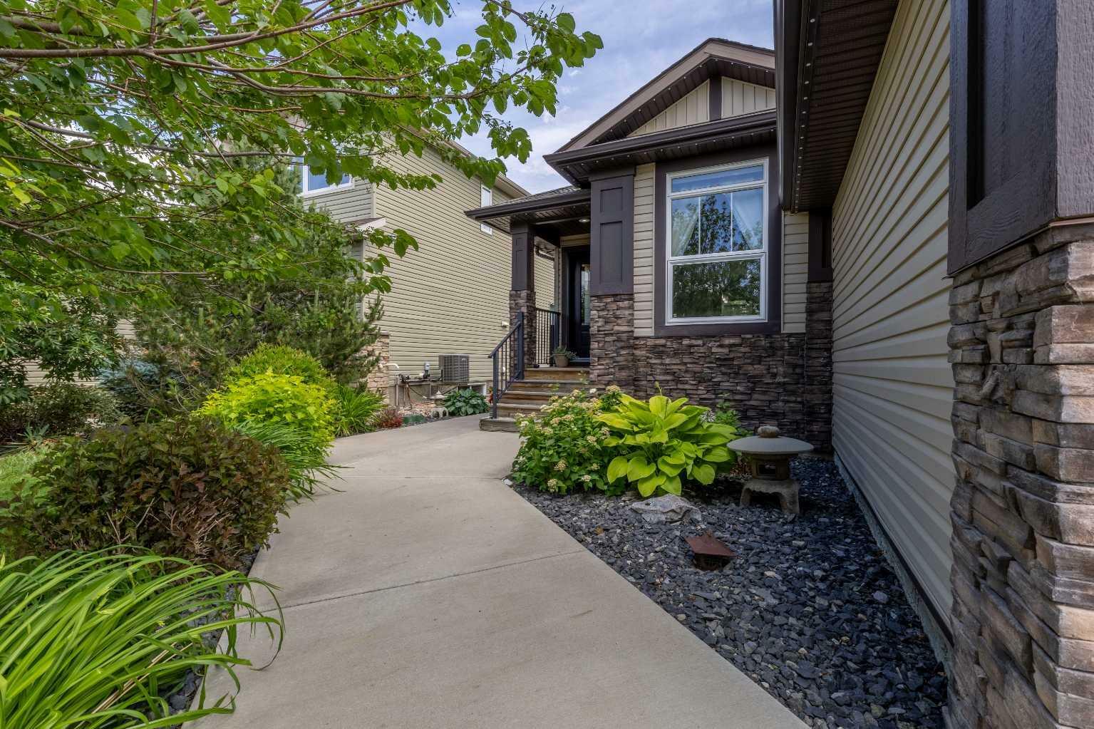 Property Photo: 294 Mt Sundial Court W AB T1J 5B7