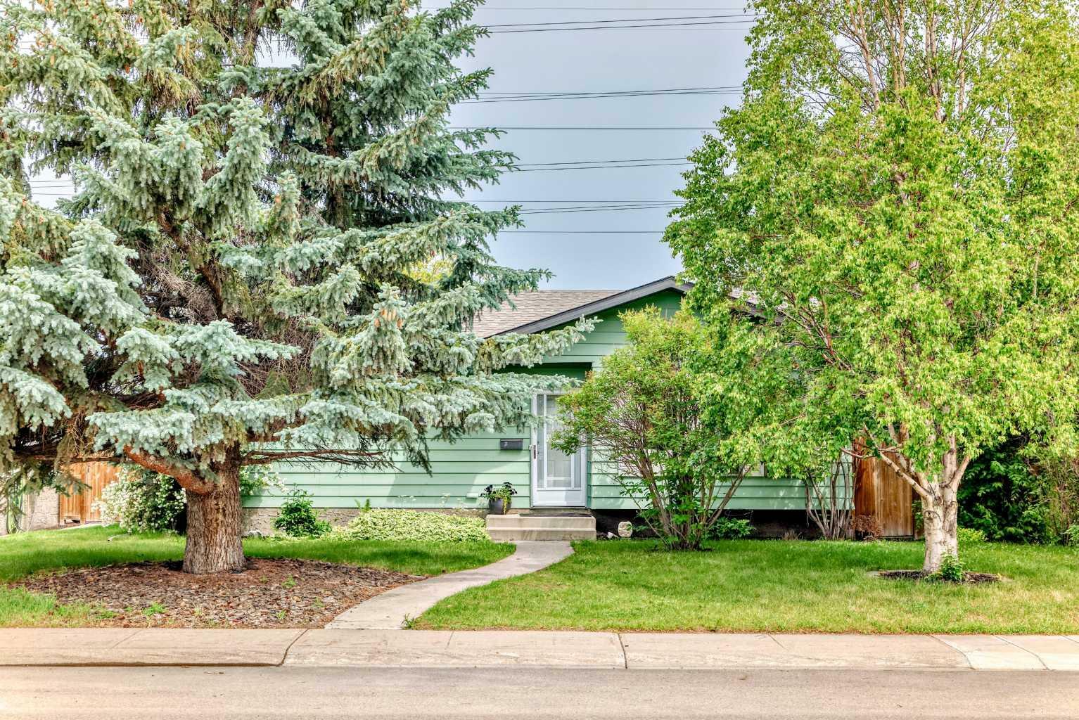 100 Bettenson Street  Red Deer AB T4R 1J9 photo