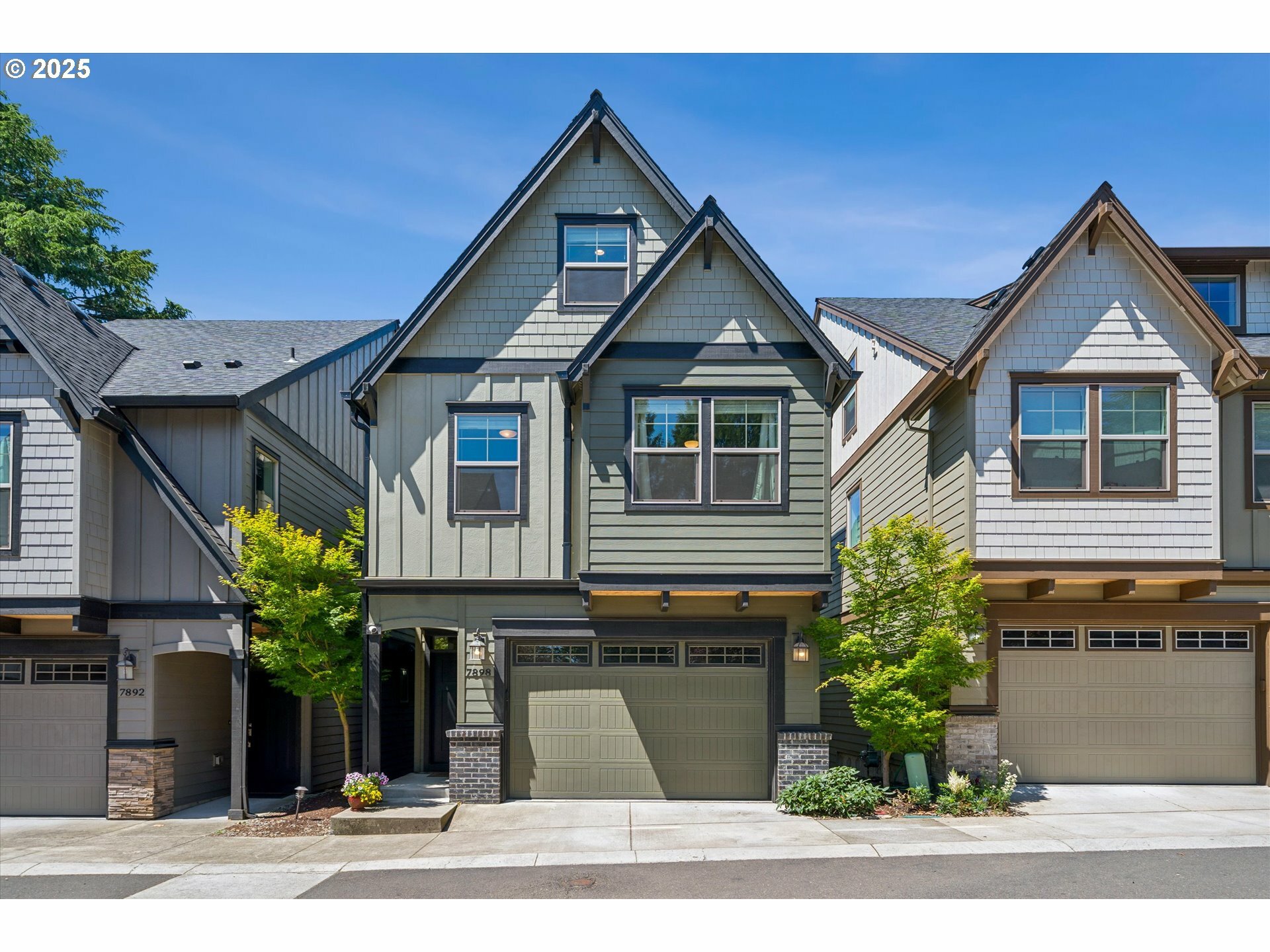 Property Photo:  7898 SW Capitol Hill Rd  OR 97219 
