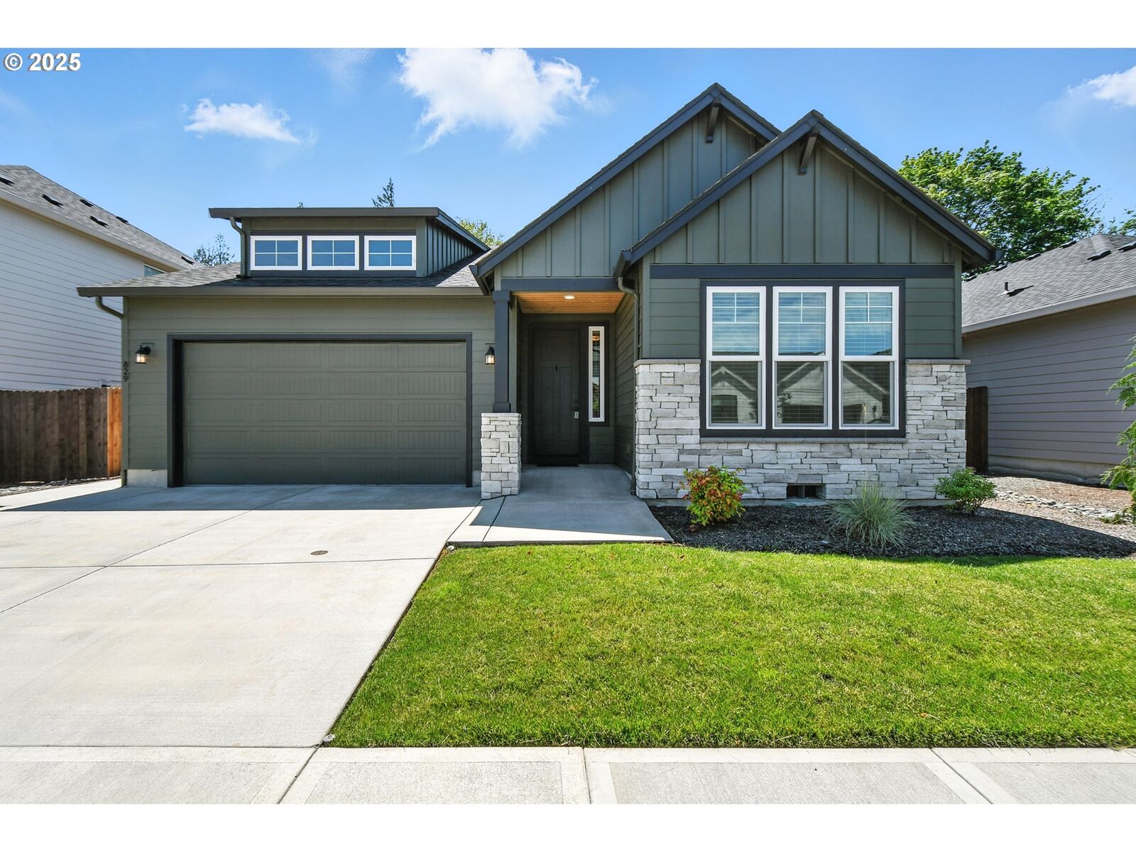 Property Photo: 829 SE 37th St WA 98604