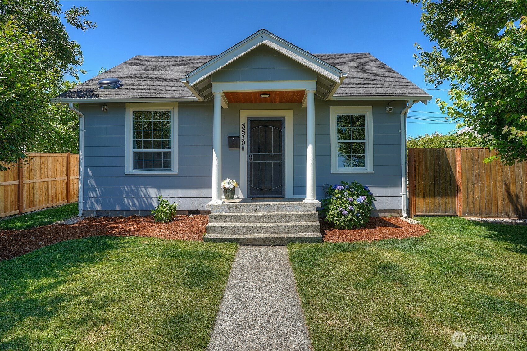 Property Photo:  3570 E L Street  WA 98404 