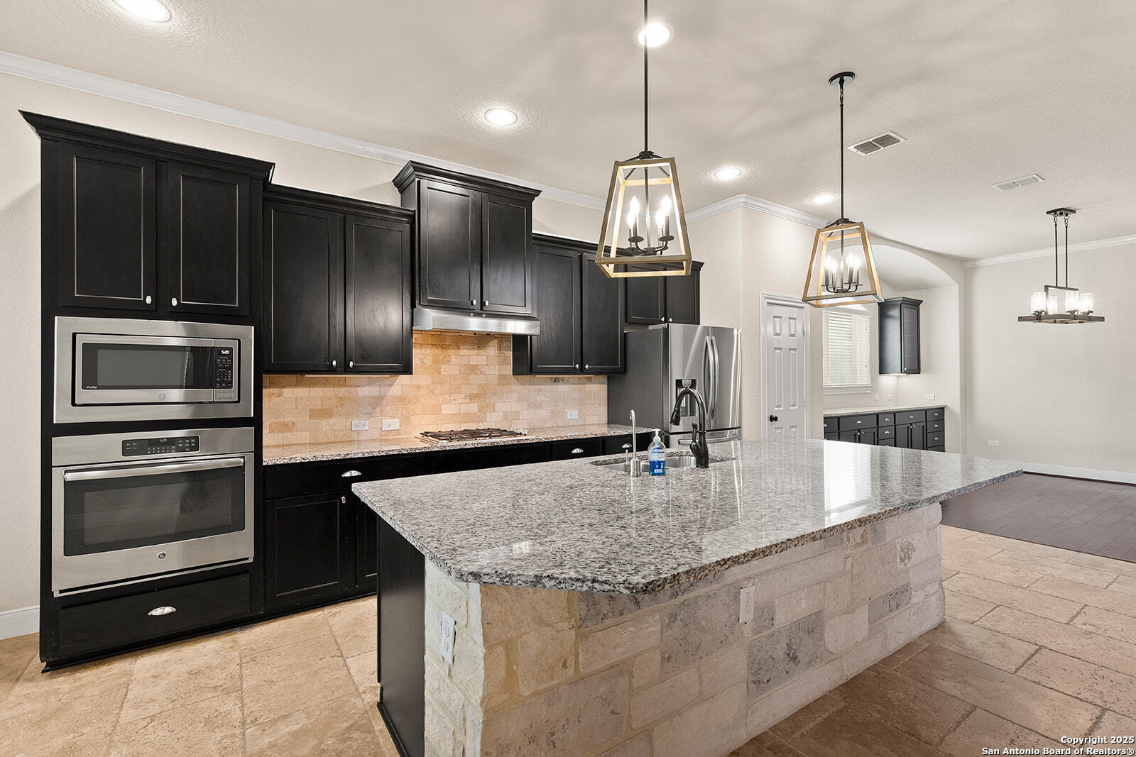 Property Photo: 28826 Shadowrock TX 78260