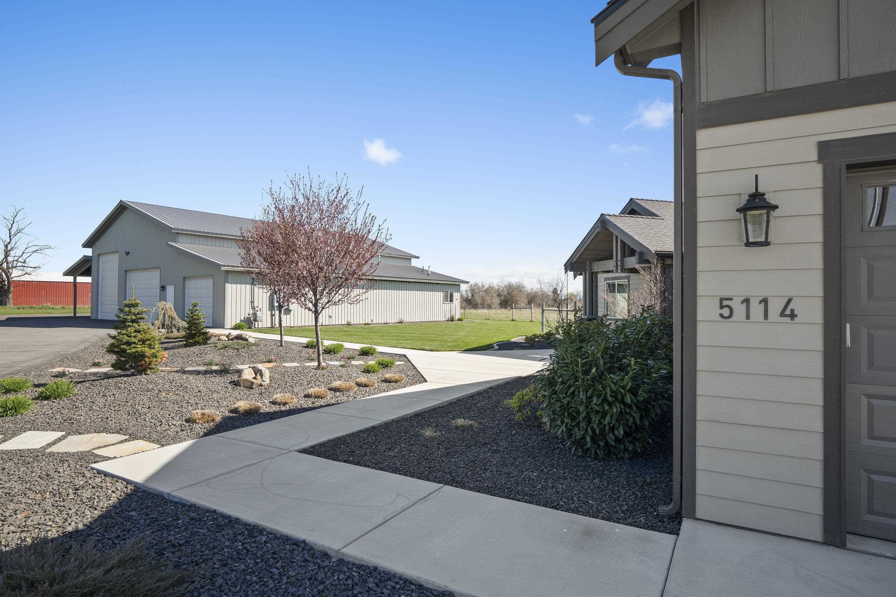 Property Photo:  5114 N Oakland Rd  WA 99027 
