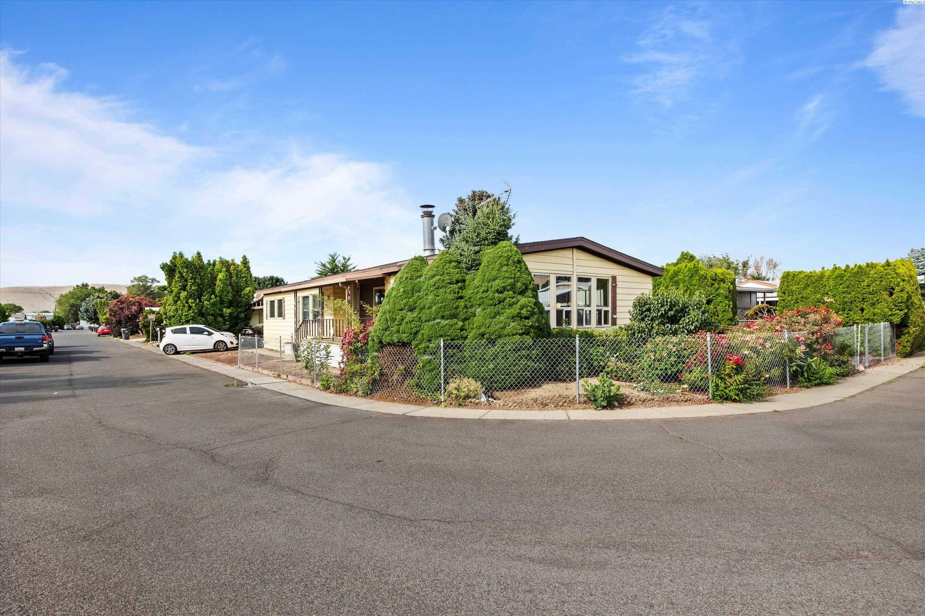 Property Photo:  105 W Washington Ave #36  WA 98903 