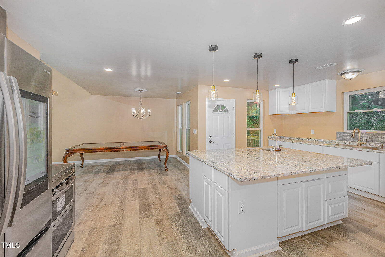 Property Photo: 820 E Cardinal Drive NC 27526