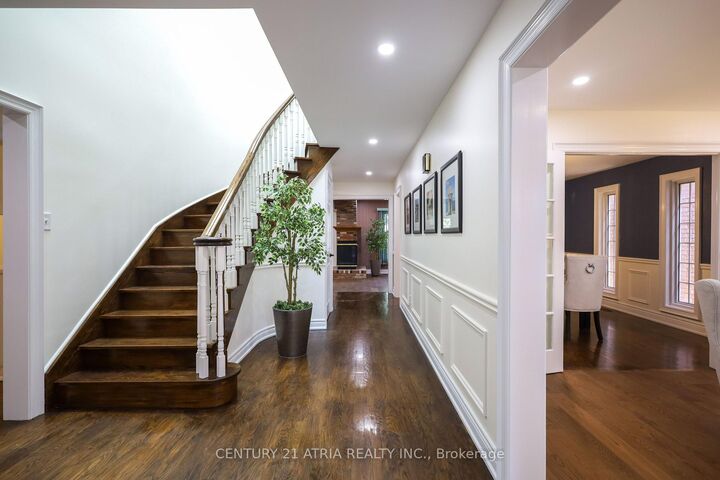 Photo de la propriété: 26 Royal Palm Drive ON L4J 5R3