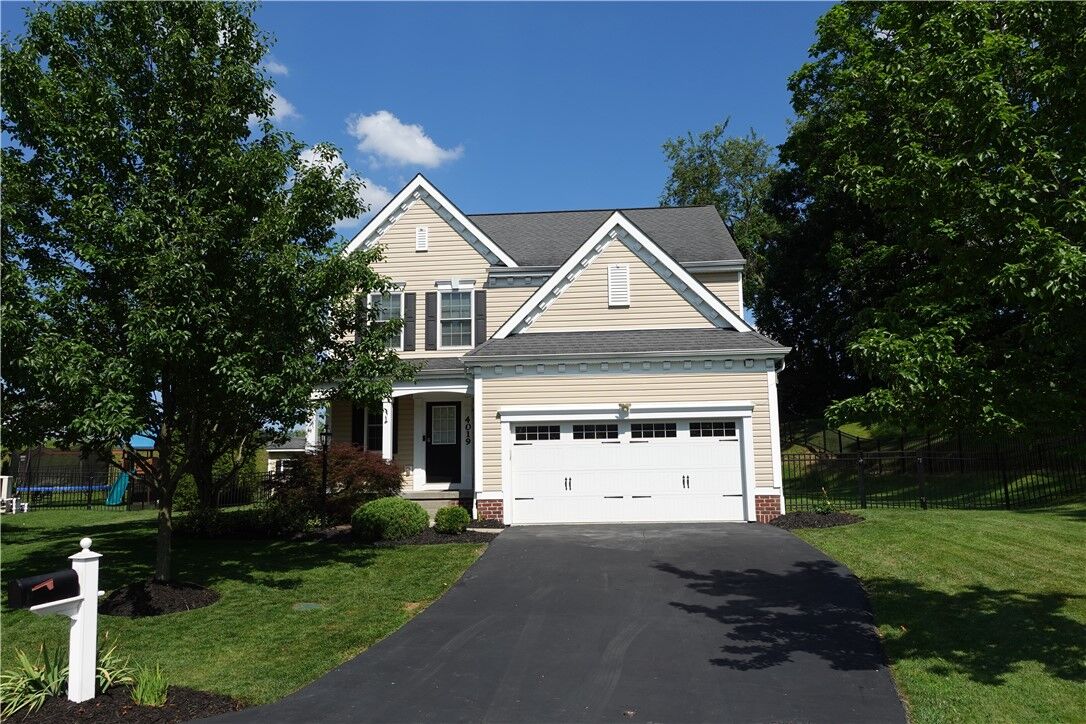 Property Photo: 4019 Winterberry Ct PA 15317