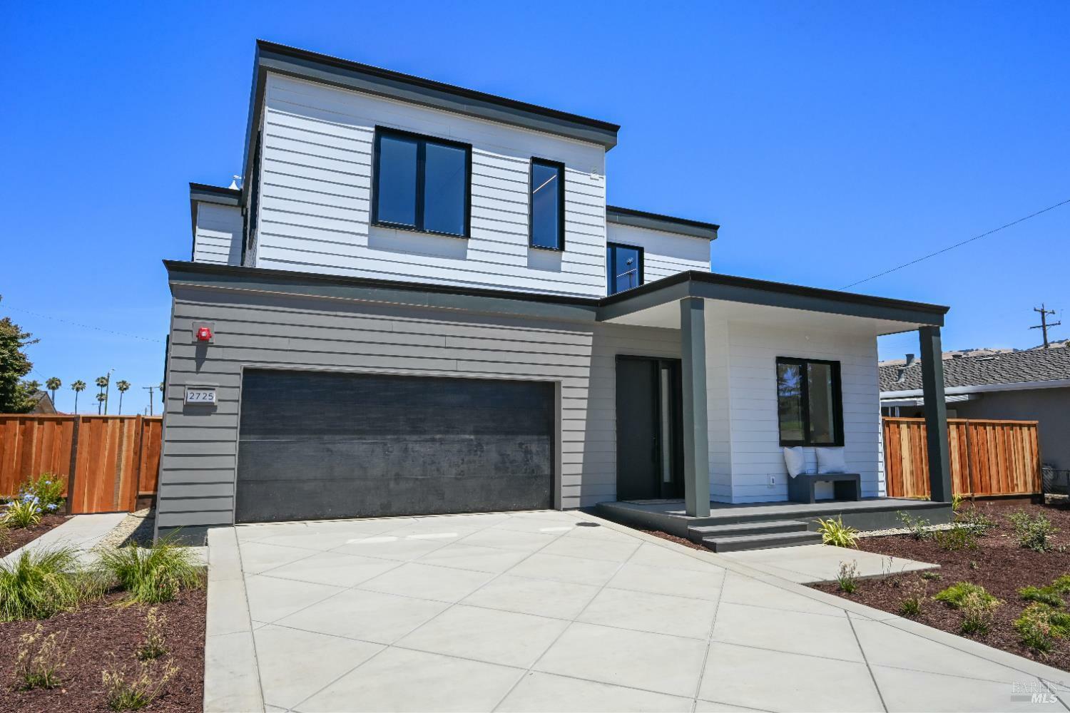 Property Photo:  2020 Eagle Court  CA 95403 
