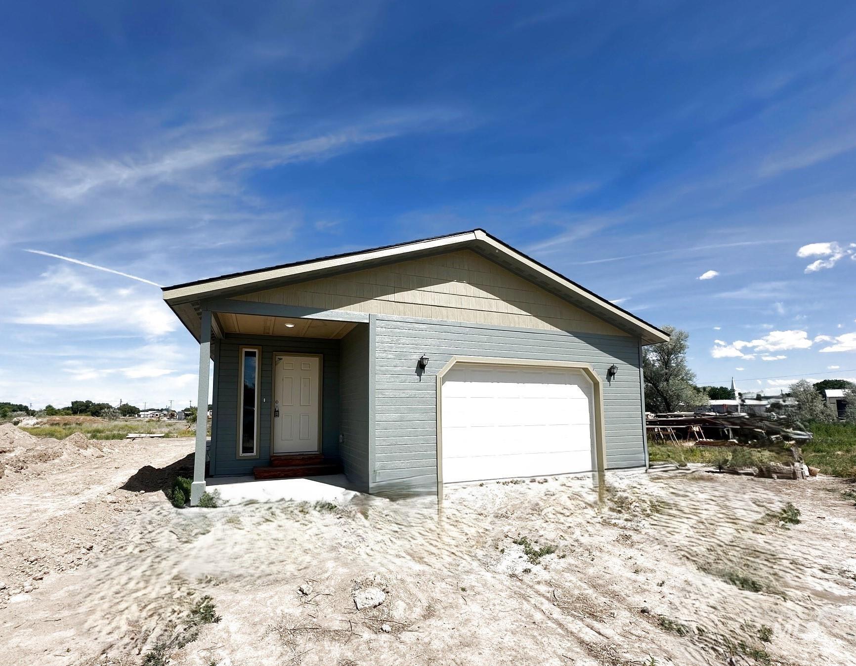 Property Photo:  264 Elm St N  OR 97918 