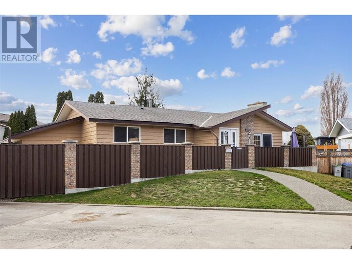 Property Photo: 2485 Paulsen Place BC V2B 5A2