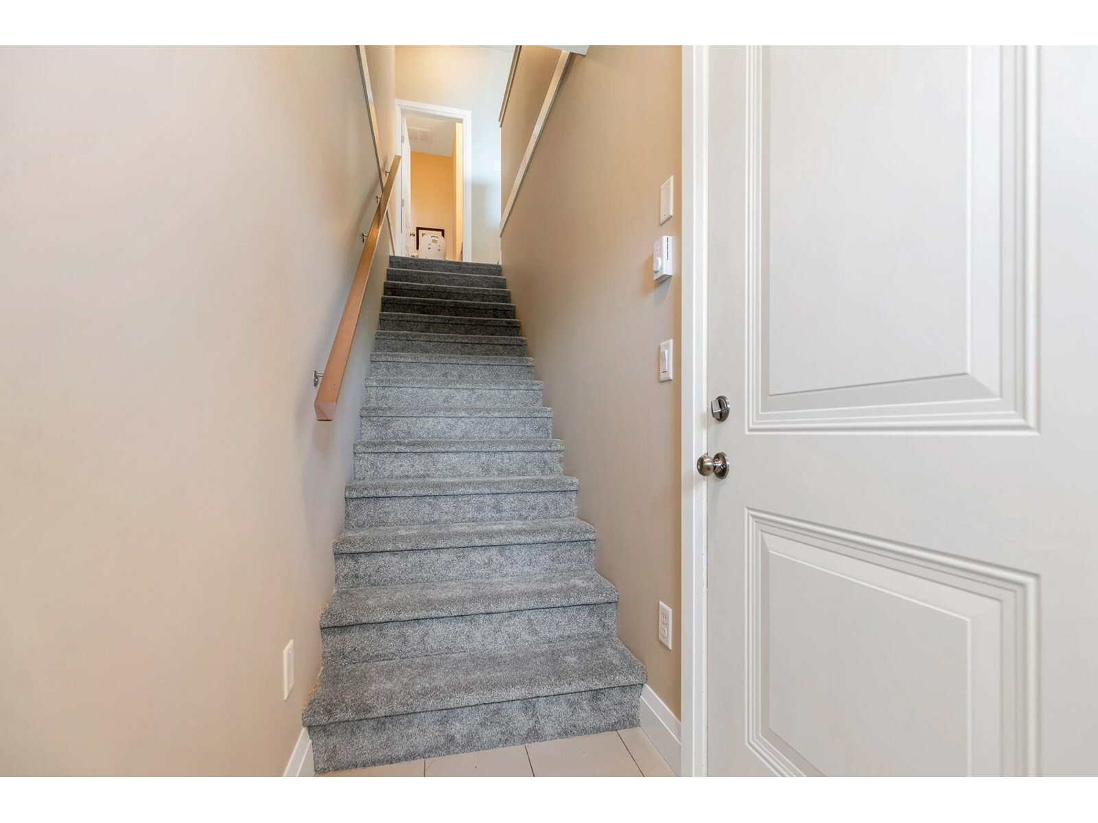 Photo de la propriété: 6026 Lindeman Street 3 BC V2R 0W1