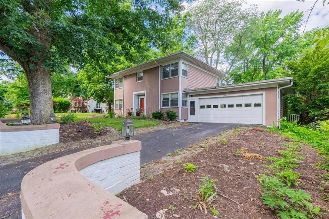 Property Photo: 729 S Monroe Street IL 62522