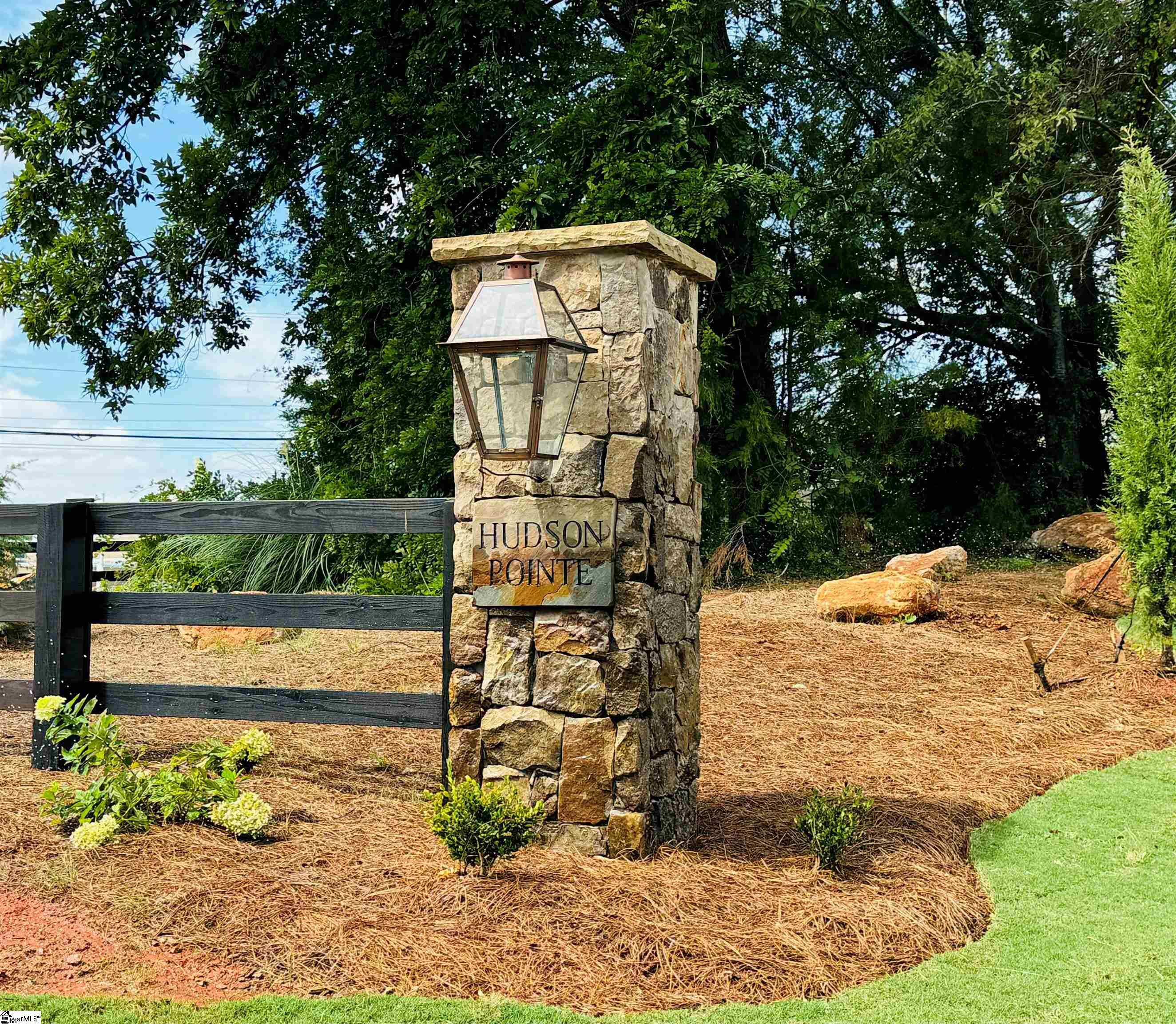 Property Photo: 205 Redland Way SC 29615