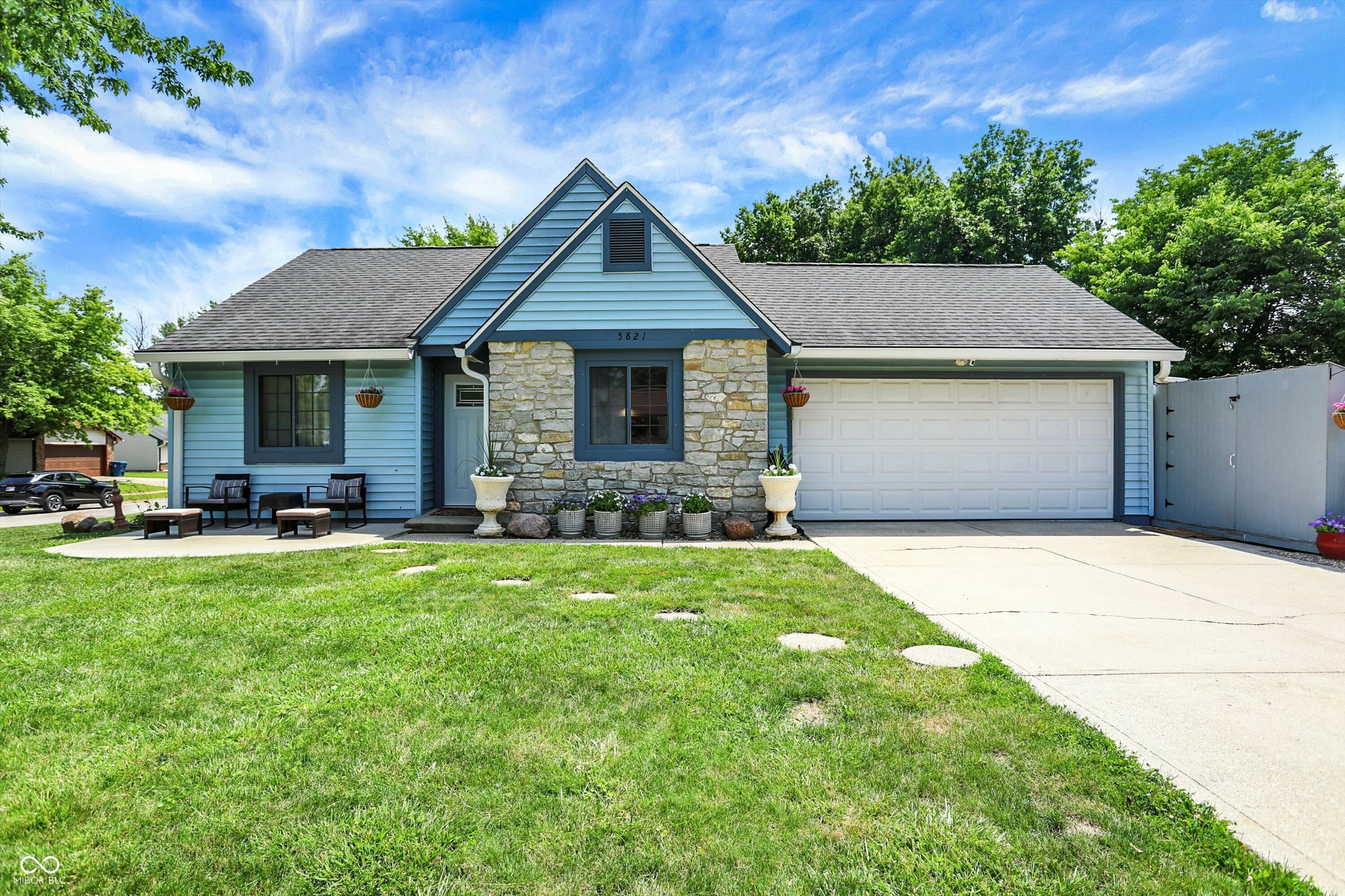 Property Photo:  5821 Pemberly Drive  IN 46221 