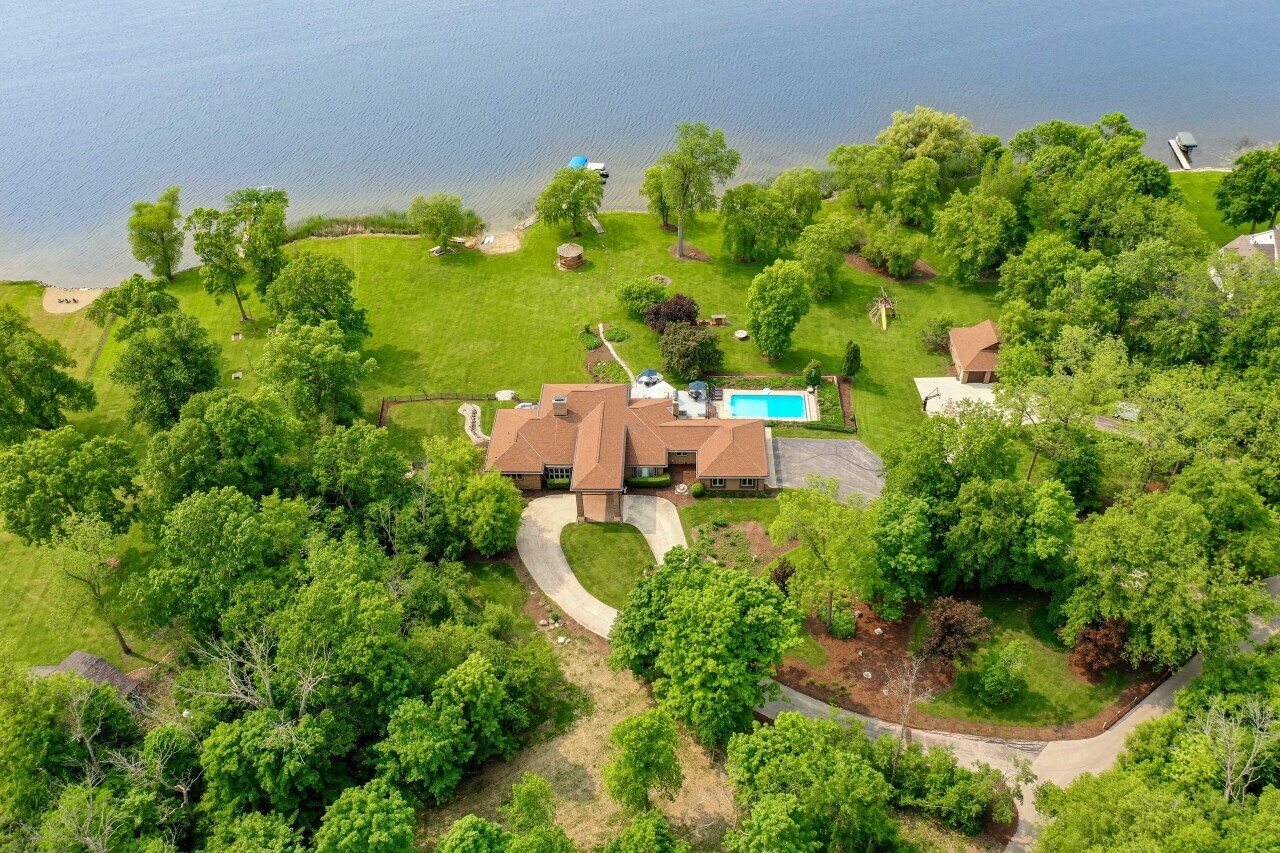 S82w15980 Bass Bay Ln  Muskego WI 53150 photo