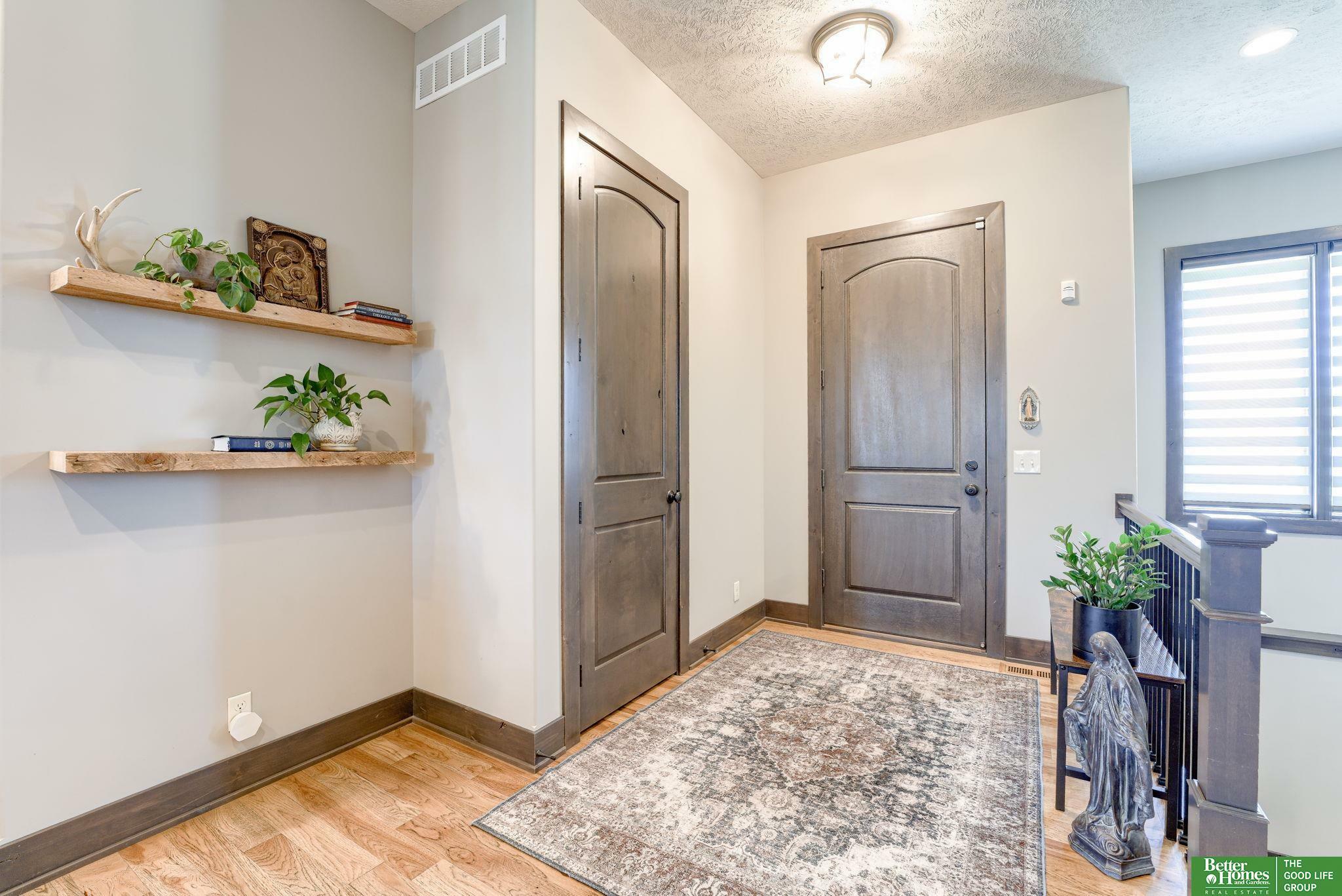 Property Photo:  10114 S 105th Avenue  NE 68046 