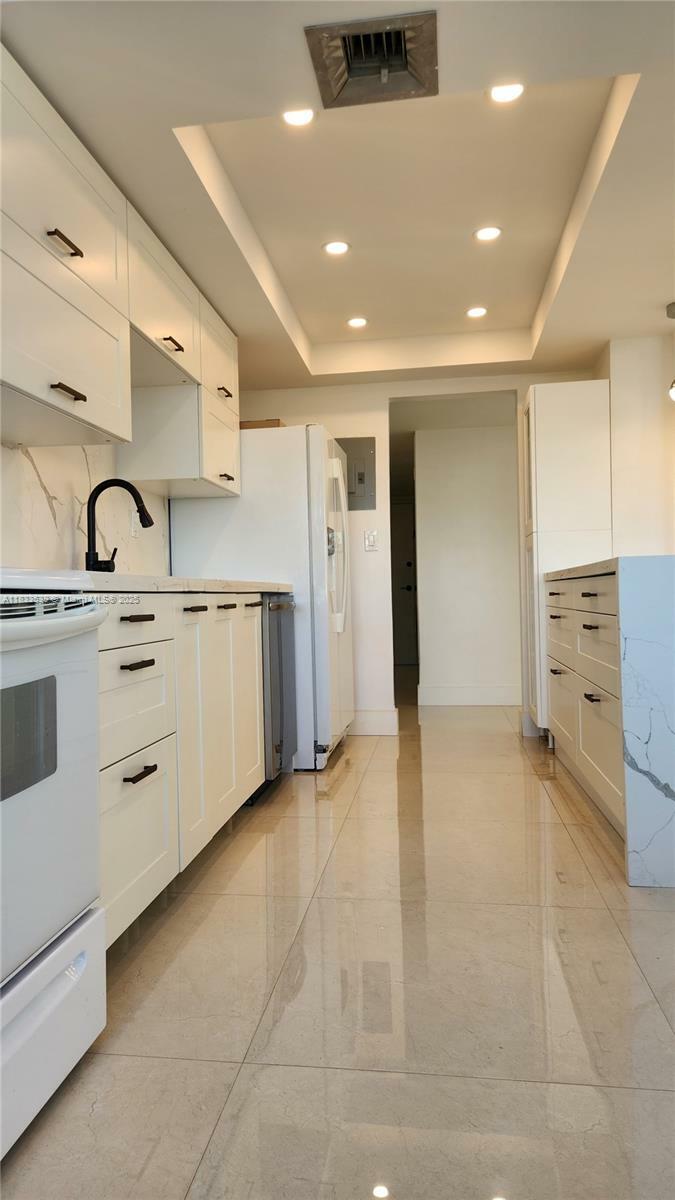 Property Photo: 18051 Biscayne Blvd 1705 FL 33160