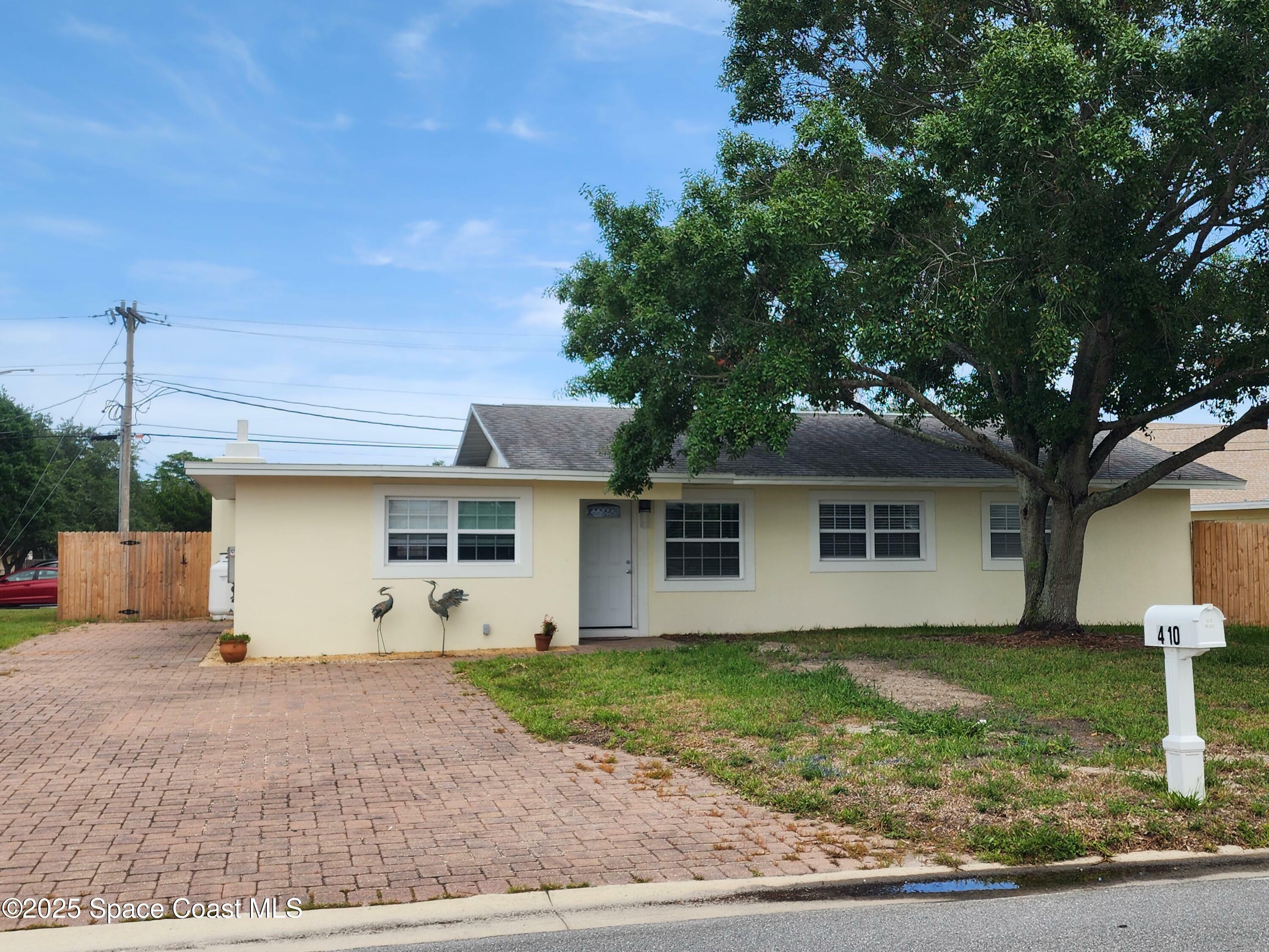 Property Photo: 410 Fourth Street FL 32953