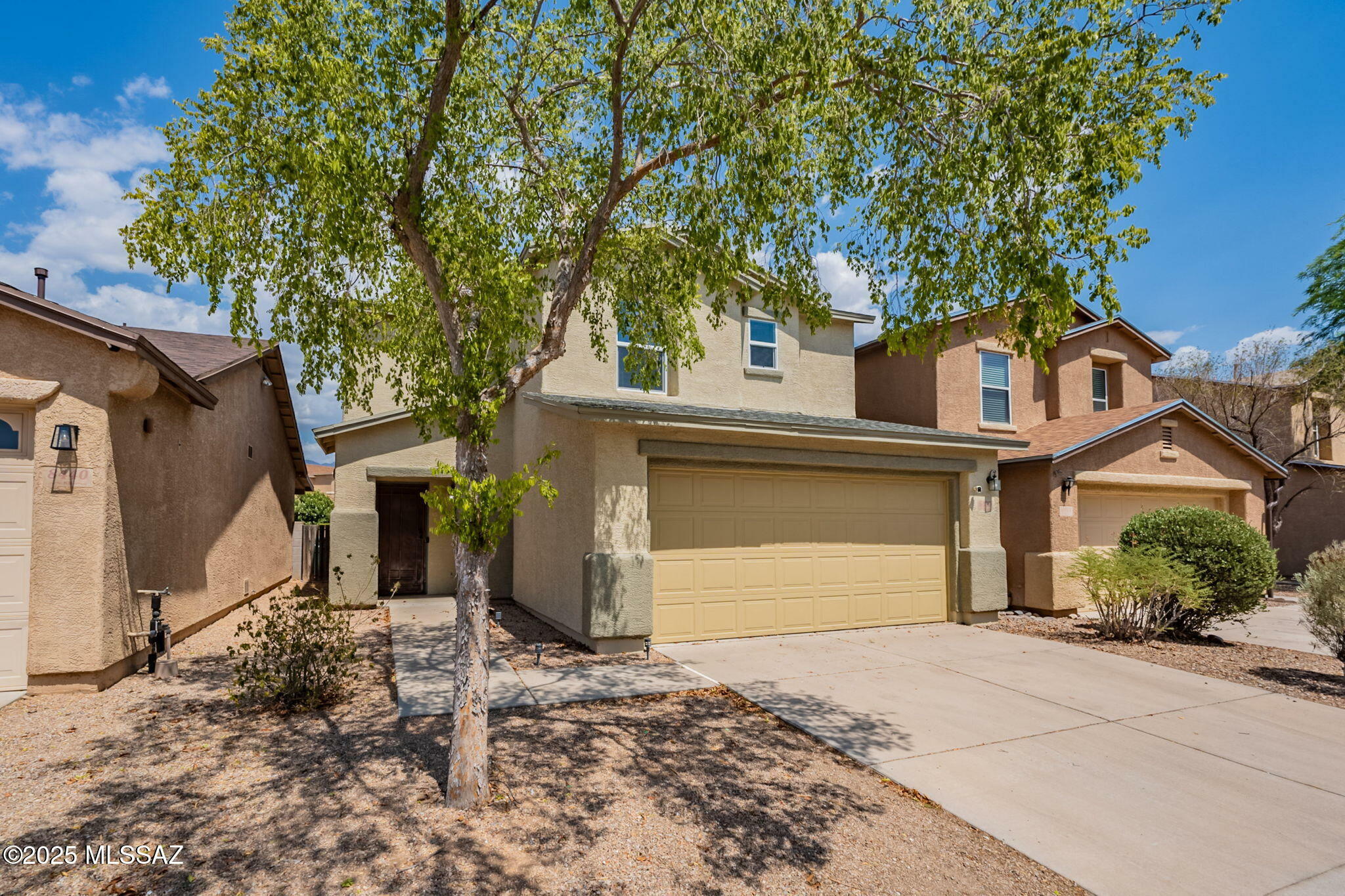 Property Photo:  8432 N Placita De Los Laureles  AZ 85742 