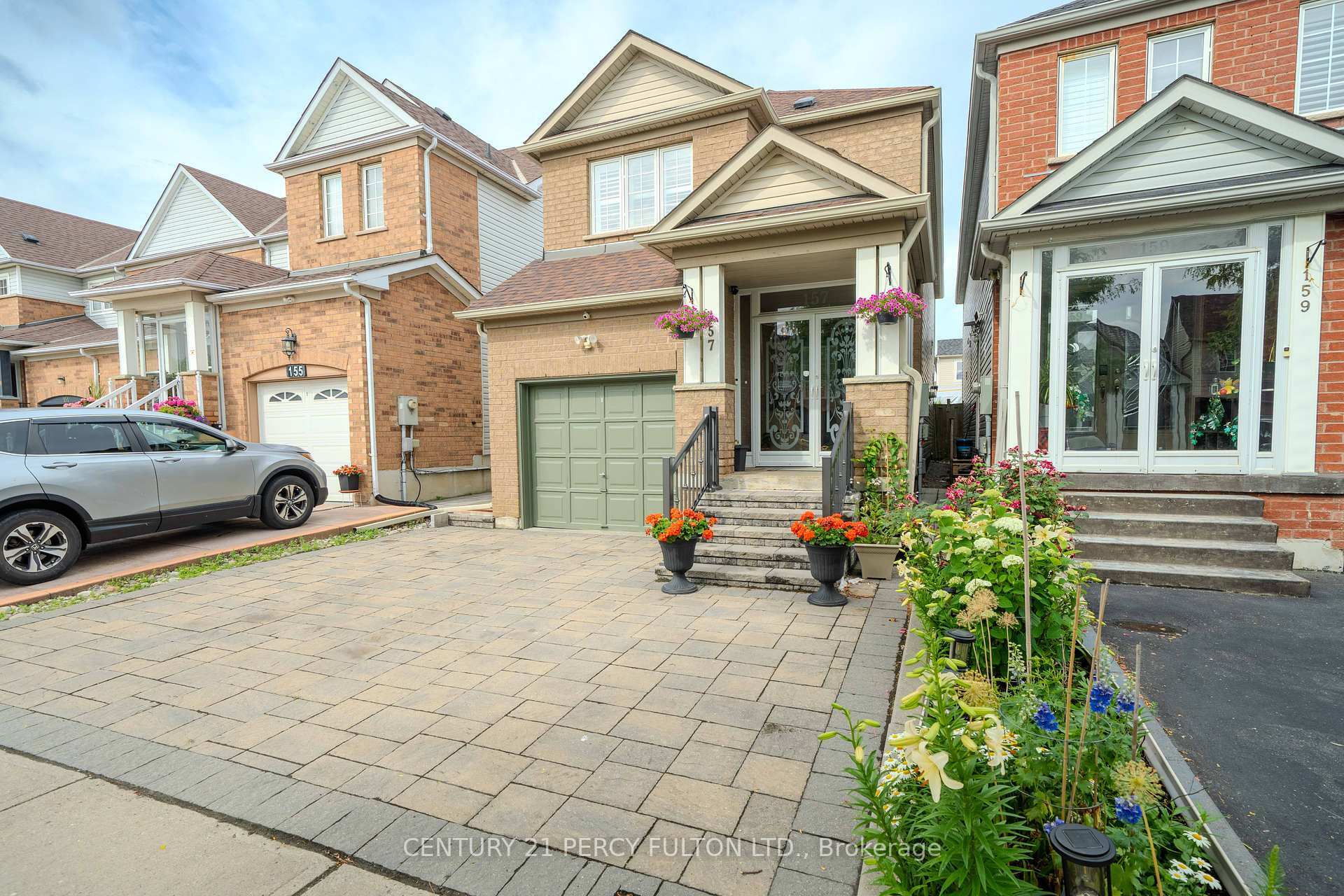 Property Photo: 157 Billingsley Crescent ON L3S 4P3