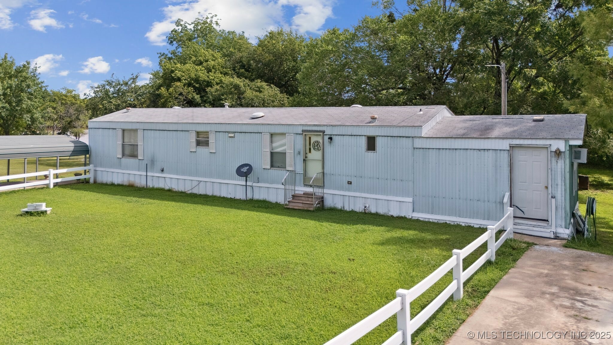 Property Photo: 414667 E 1066 OK 74428