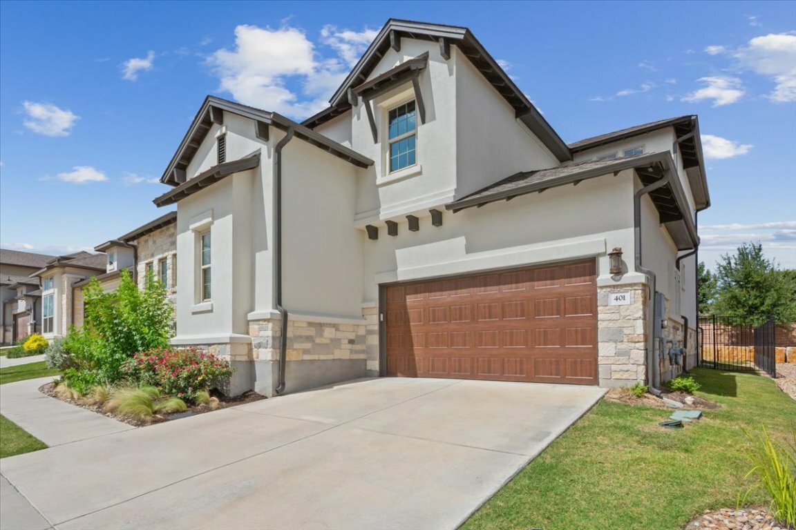 Property Photo: 401 Skyflower Drive V TX 78628