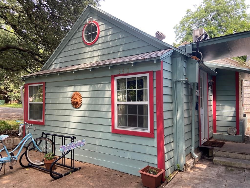 3401 Hampton Road  Austin TX 78705 photo