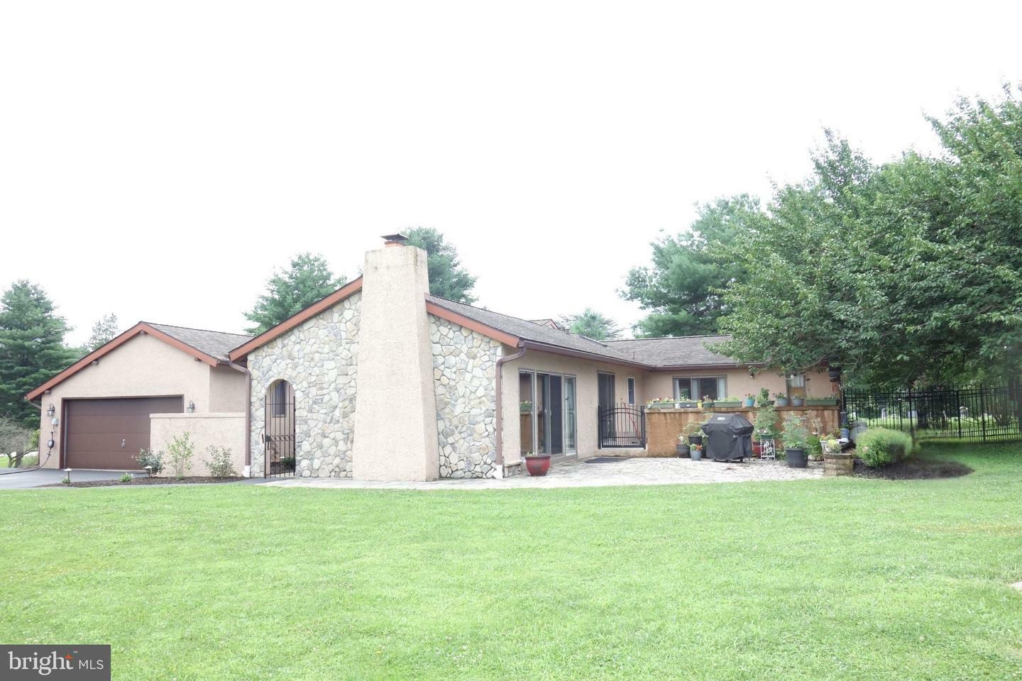 Property Photo: 6 Tower Lane PA 19352