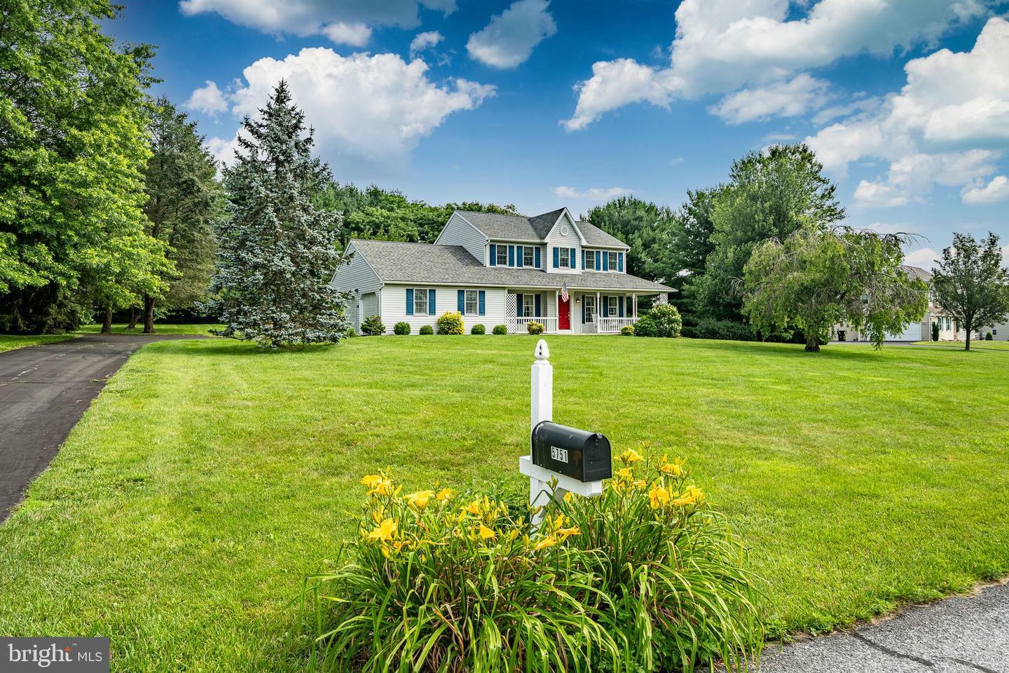 5751 Kingsfield Drive  Narvon PA 17555 photo