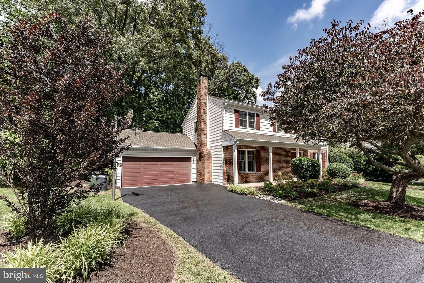 Property Photo: 8702 Pappas Way VA 22003
